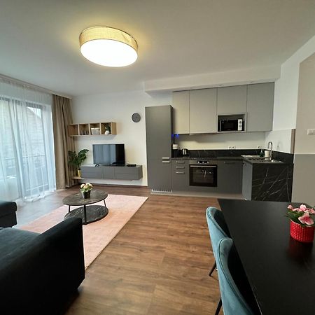Odejjo! Apartment Будапеща Екстериор снимка