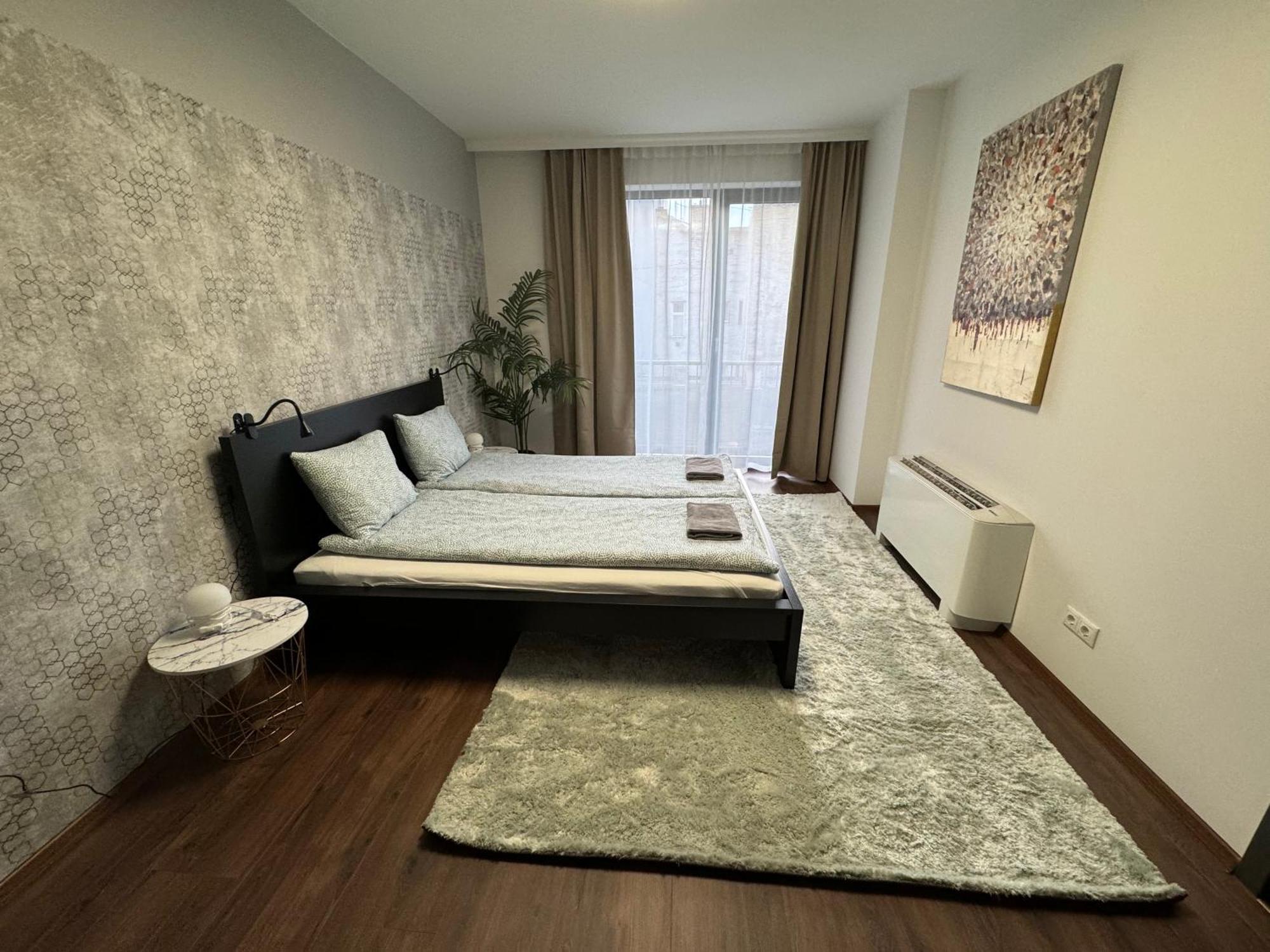 Odejjo! Apartment Будапеща Екстериор снимка